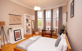 Beautiful 2 Bed Apartment Rose St